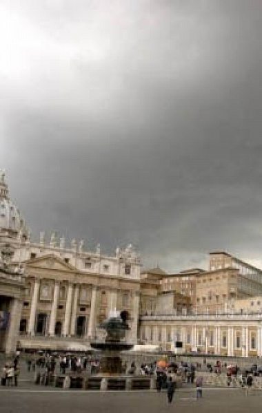 Zuhanyzók épülnek a Vatikánban hajléktalanoknak