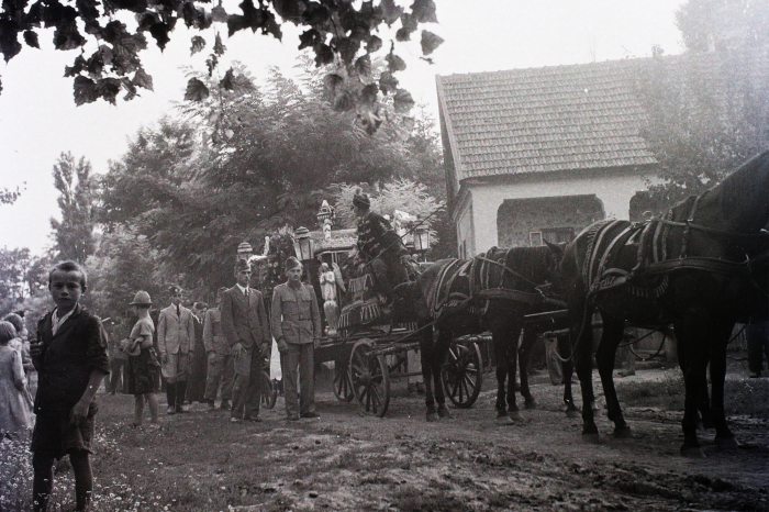 Gyászmenet 1941-ben - Kép: Fortepan / Dobóczi Zsolt