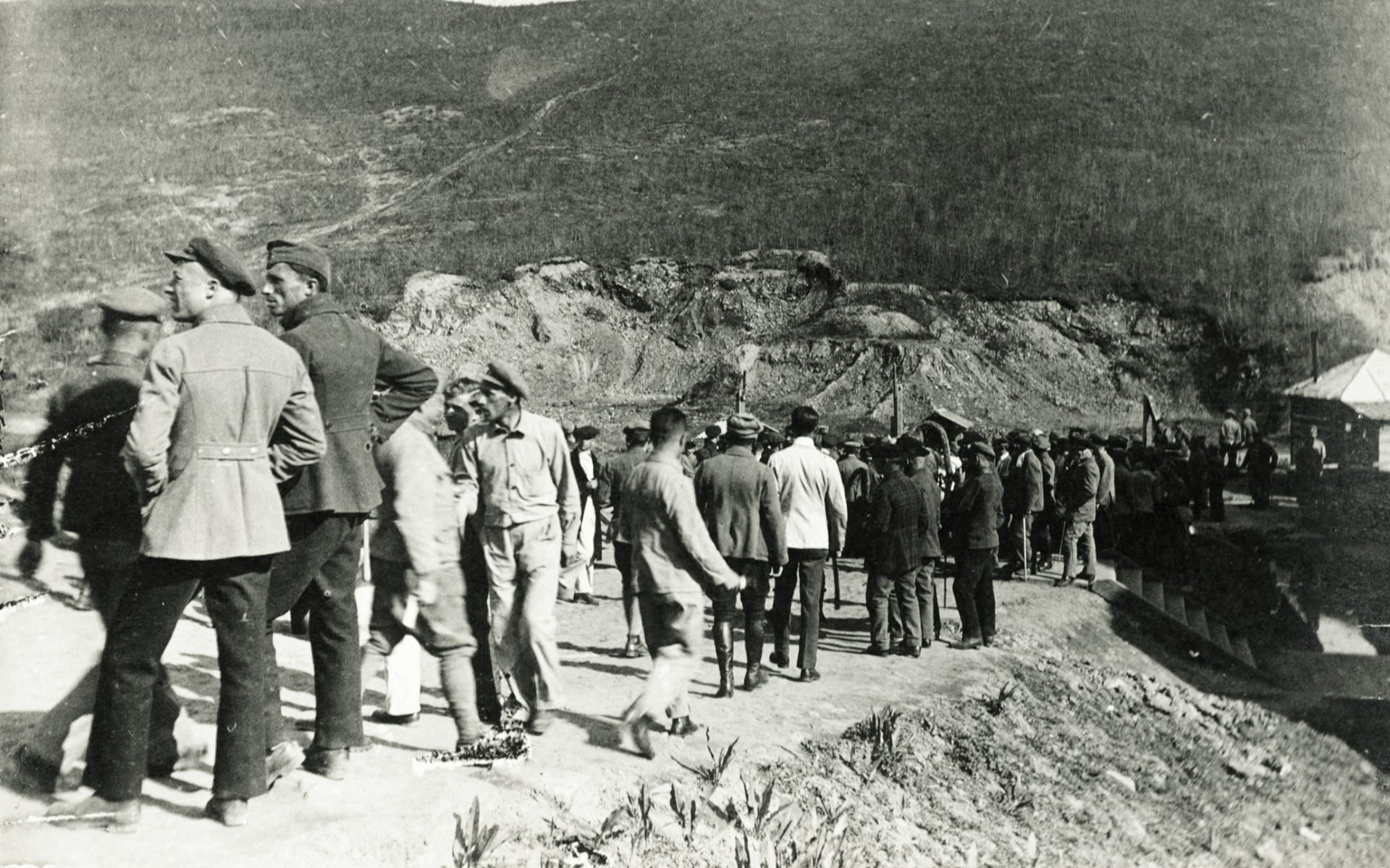 Hadifoglyok a vlagyivosztoki hadifogolytábor melletti területen 1916-ban