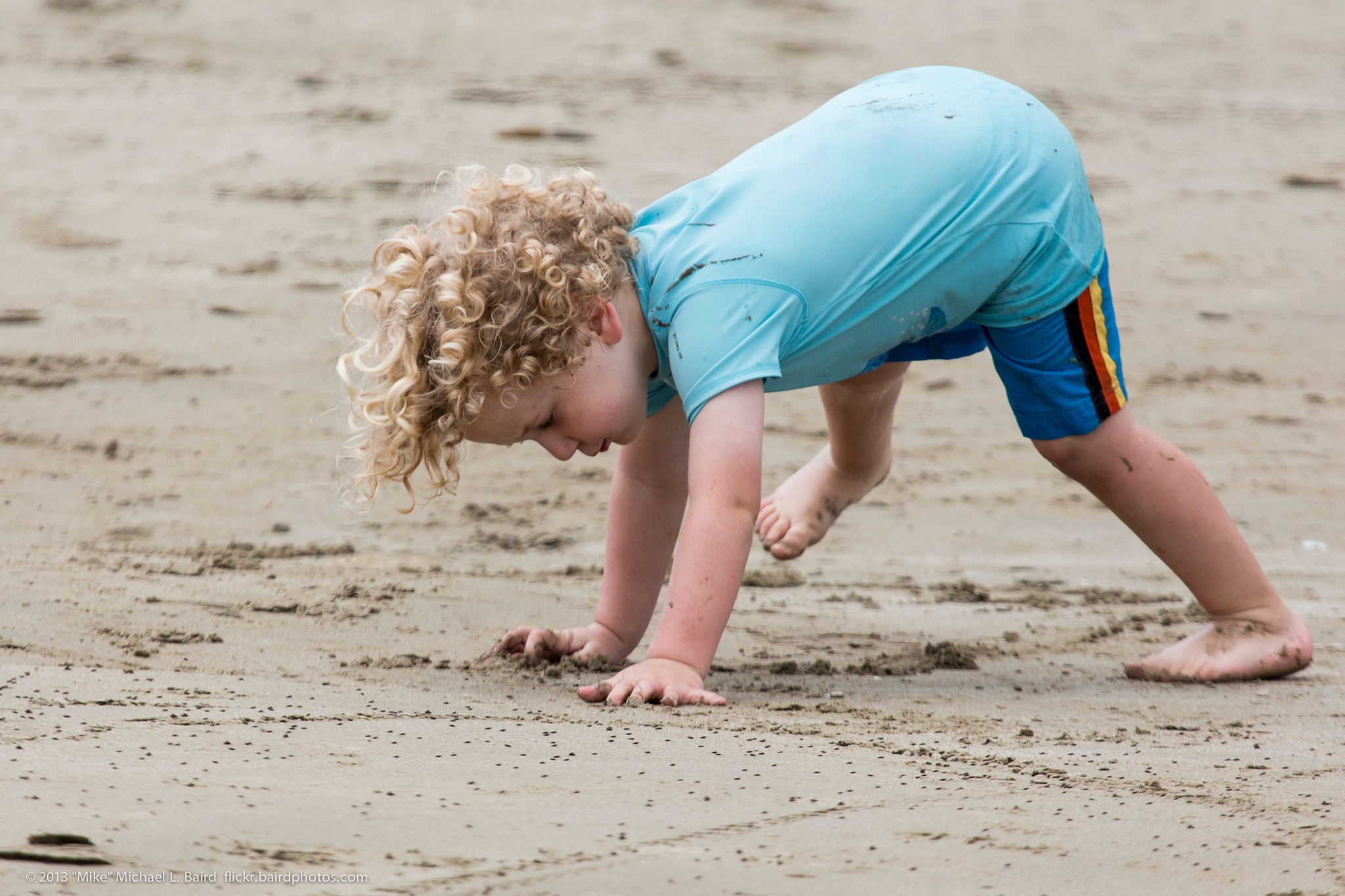 Фотохостинг дети. Fat Kids Beach Kids. Pipi Beach. Kids Beach вид сзади tight. Kid wet at Sea in clothes on.