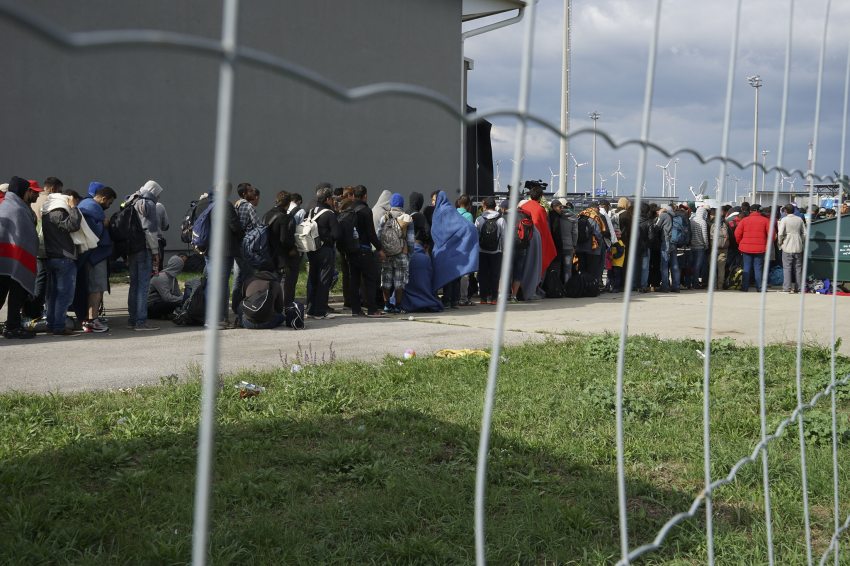 A Magyar-osztrák határt átlépő menekültek 2015-ben