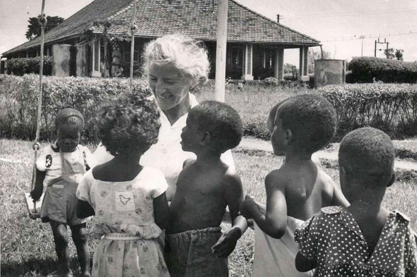 Wanda Blenska afrikai gyerekek körében