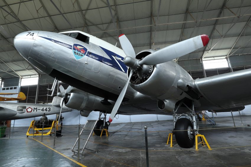 Kármán Tódor egyik találmánya, a C-47-Dakota-1 repülőgép