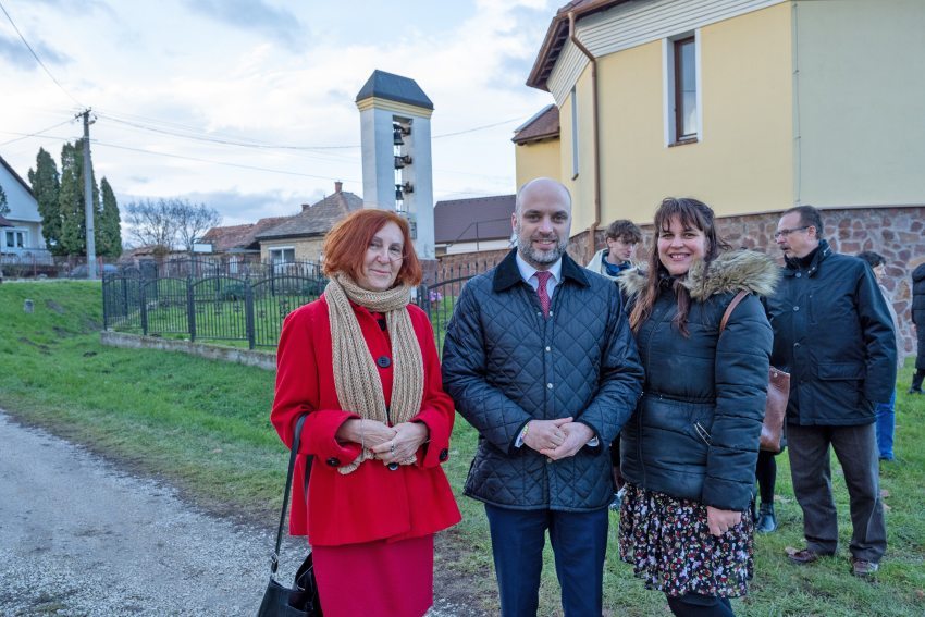 Zsejke Jámbor-Miniska, author of the article with the Ambassador of Poland in Hungary and his companion