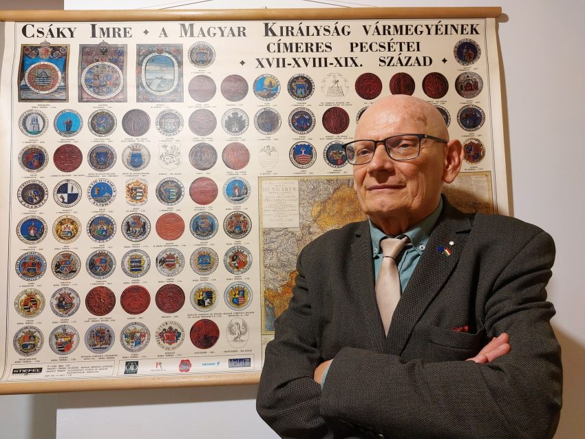 címer készítő Szászi József