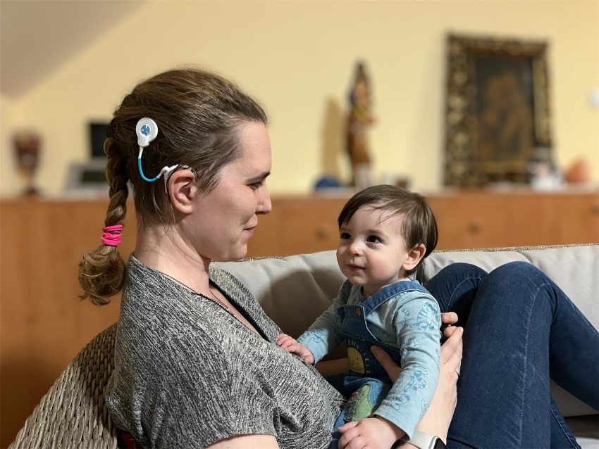cochleáris implantátum