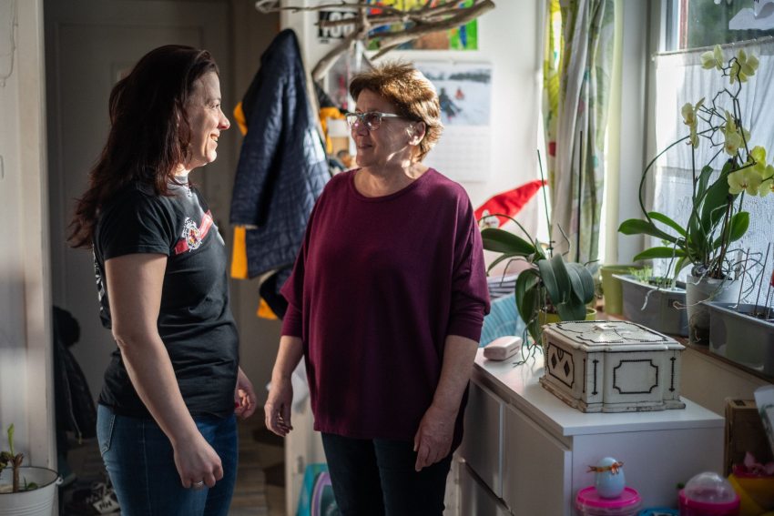 Süveges Fanni, a Van kiút könyv írója és édesanyja