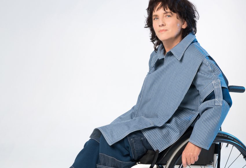 ruhák kerekesszékeseknek Pázmány Lili tervezőtől