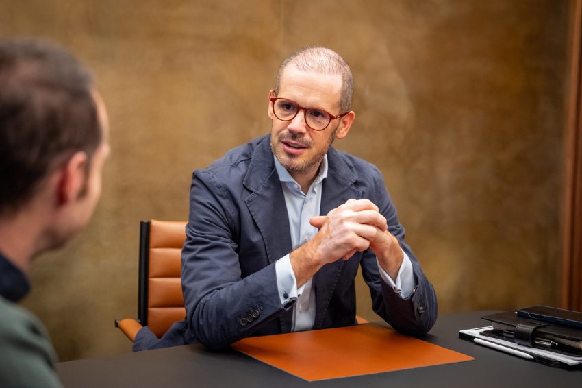 Keszthelyi Erik interjú közben