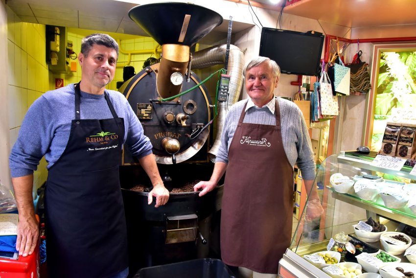 Kapucziner kávéző tulajdonosa