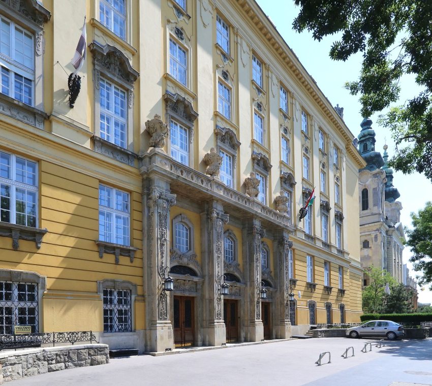 Kép: Budai Ciszterci Szent Imre Gimnázium - Wikipedia/Thaler Tamás