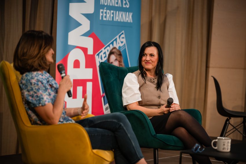 Szám Kati és Pólus Enikő a Képmás-esten