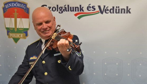 László Erdei company first ensign, the lead violinist of the Erdei Folk Band