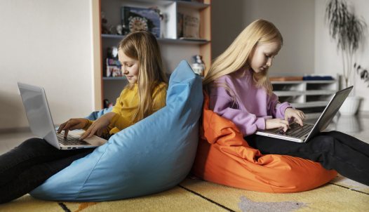 okostelefon használat gyerekek körében otthon