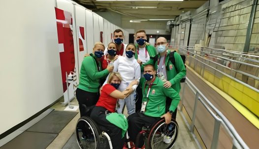 Dr. Bejek Zoltán és a kerekesszékes vívó válogatott