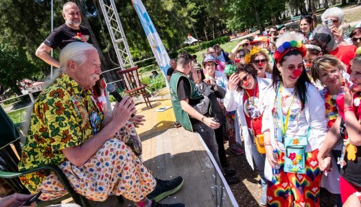 az igazi Patch Adams bohócdoktorok találkozóján