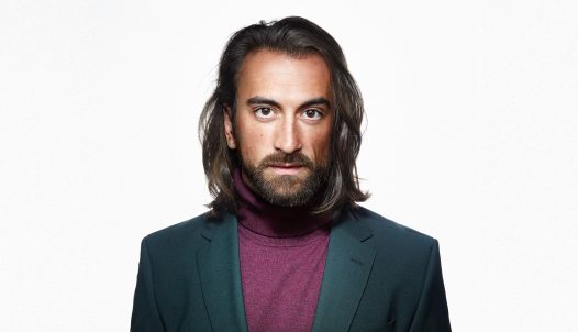 Kádár L Gellért interjú előtt címlapfotózáson