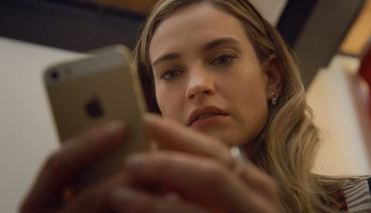 Lily James a Whitney Wolfe életéről szóló filmben