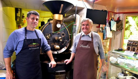 Kapucziner kávéző tulajdonosa