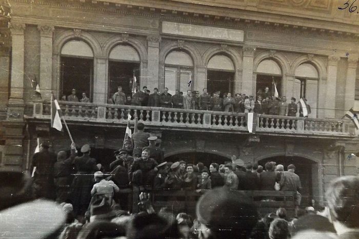 László Szilágyi on the balocony of the City Council in Nyíregyháza