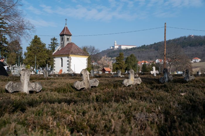 pannonhalmi temető szerzetesi sírok