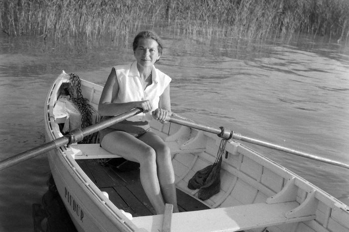 Annie Fischer rowing