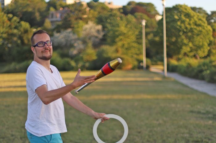 Bendegúz Pál L. juggling