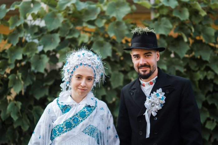 hagyományos menyasszonyi ruha