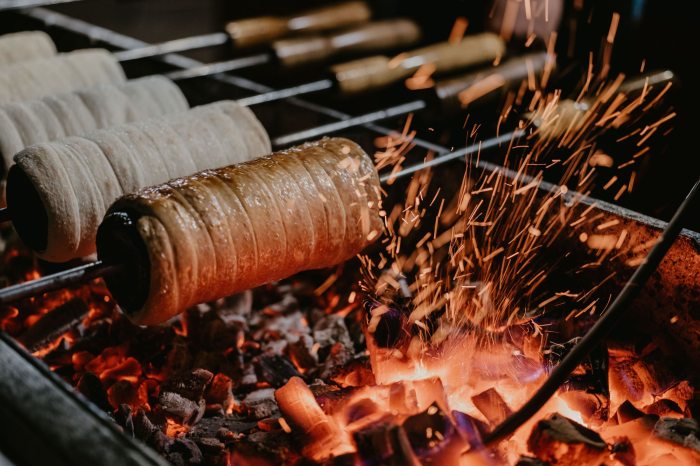 Kürtőskalács az adventi vásárban - Kép: Magyar Turisztikai Ügynökség