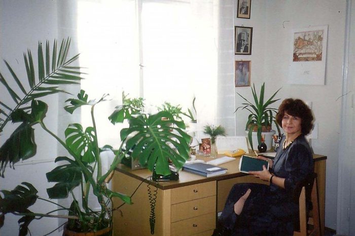 Bagdy Emőke lipótmezei irodájában 1989-ben
