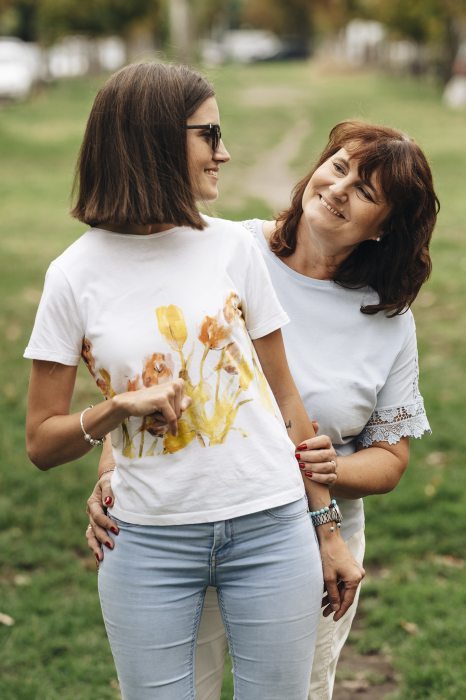 Regina Káró with her mother