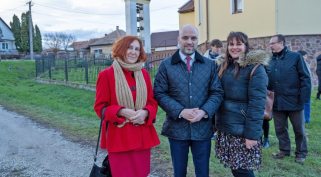 Zsejke Jámbor-Miniska, author of the article with the Ambassador of Poland in Hungary and his companion