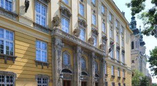 Kép: Budai Ciszterci Szent Imre Gimnázium - Wikipedia/Thaler Tamás