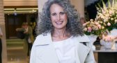 Andie MacDowell ősz hajjal