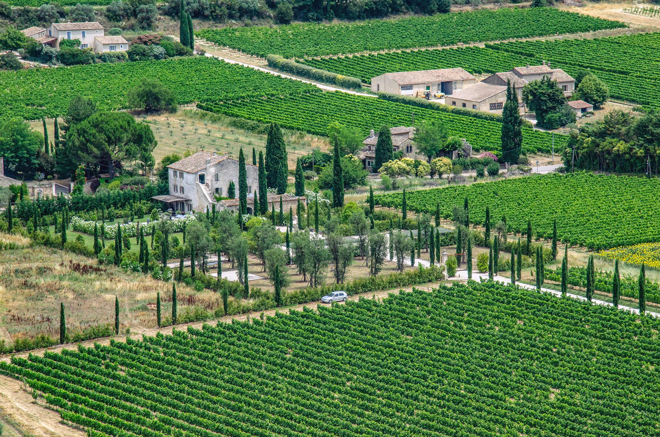 A provence-i vidék Menerbes-ből nézve