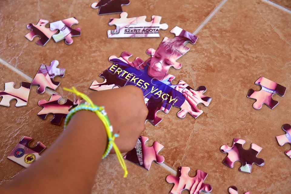 Ágota táborban puzzle