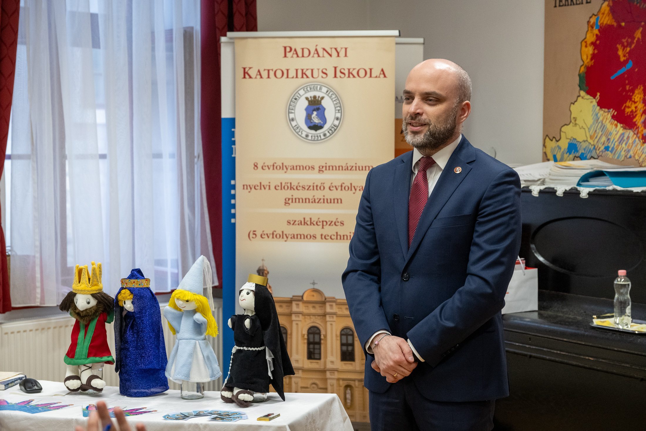 The Ambassador of Poland gives a presentation on St Kinga