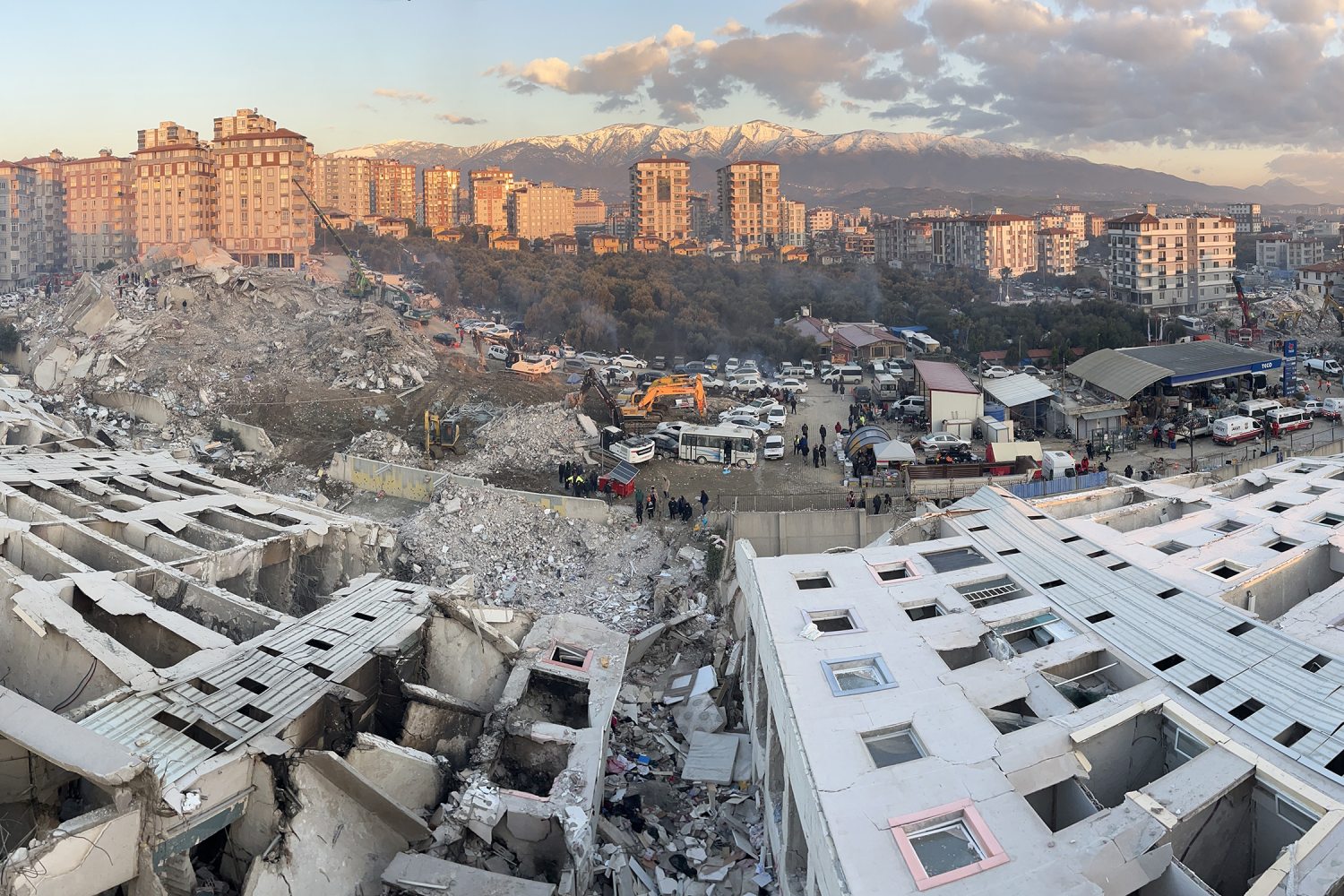 látkép a törökországi földrengés után