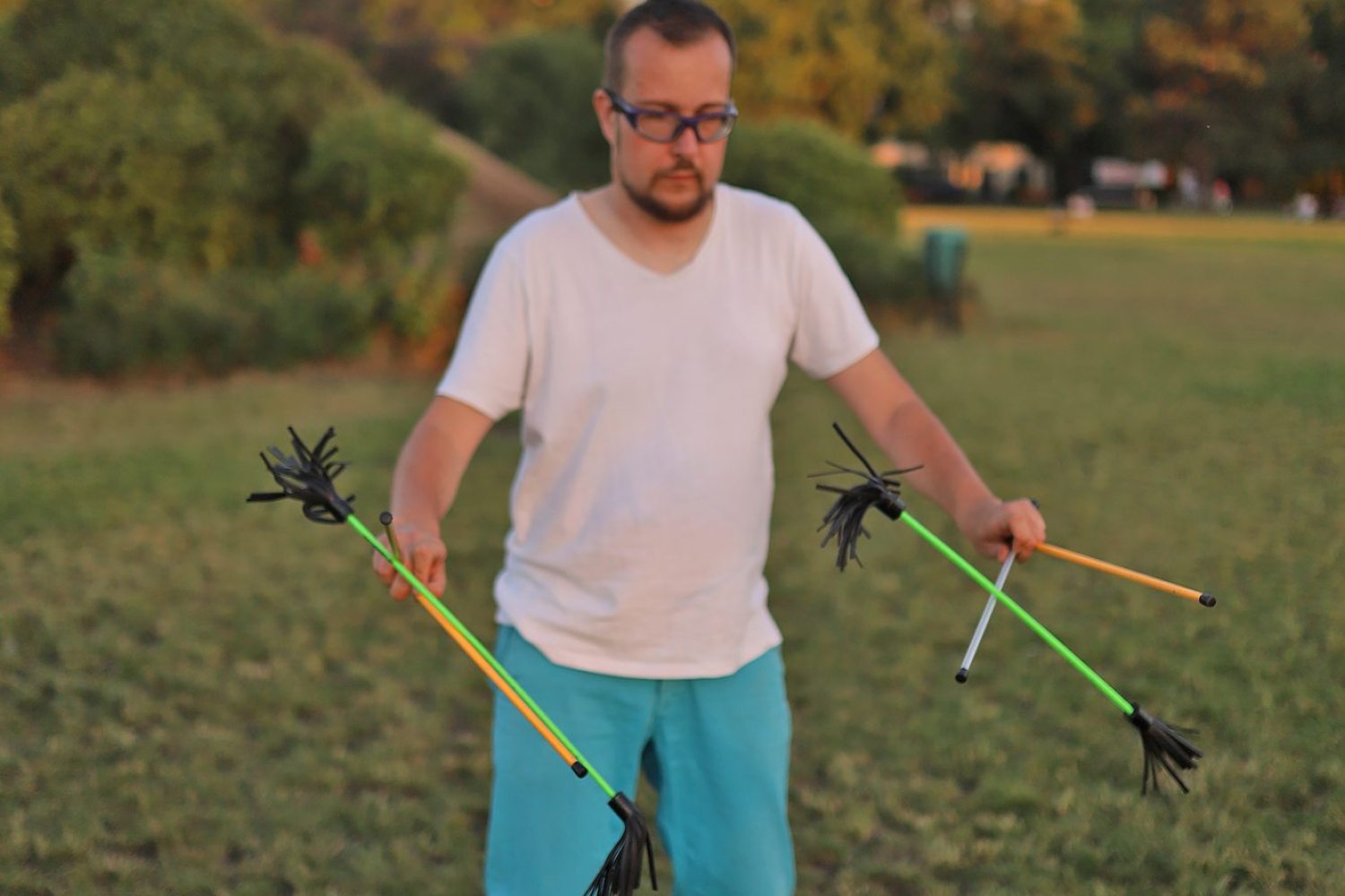 Bendegúz Pál L. juggling