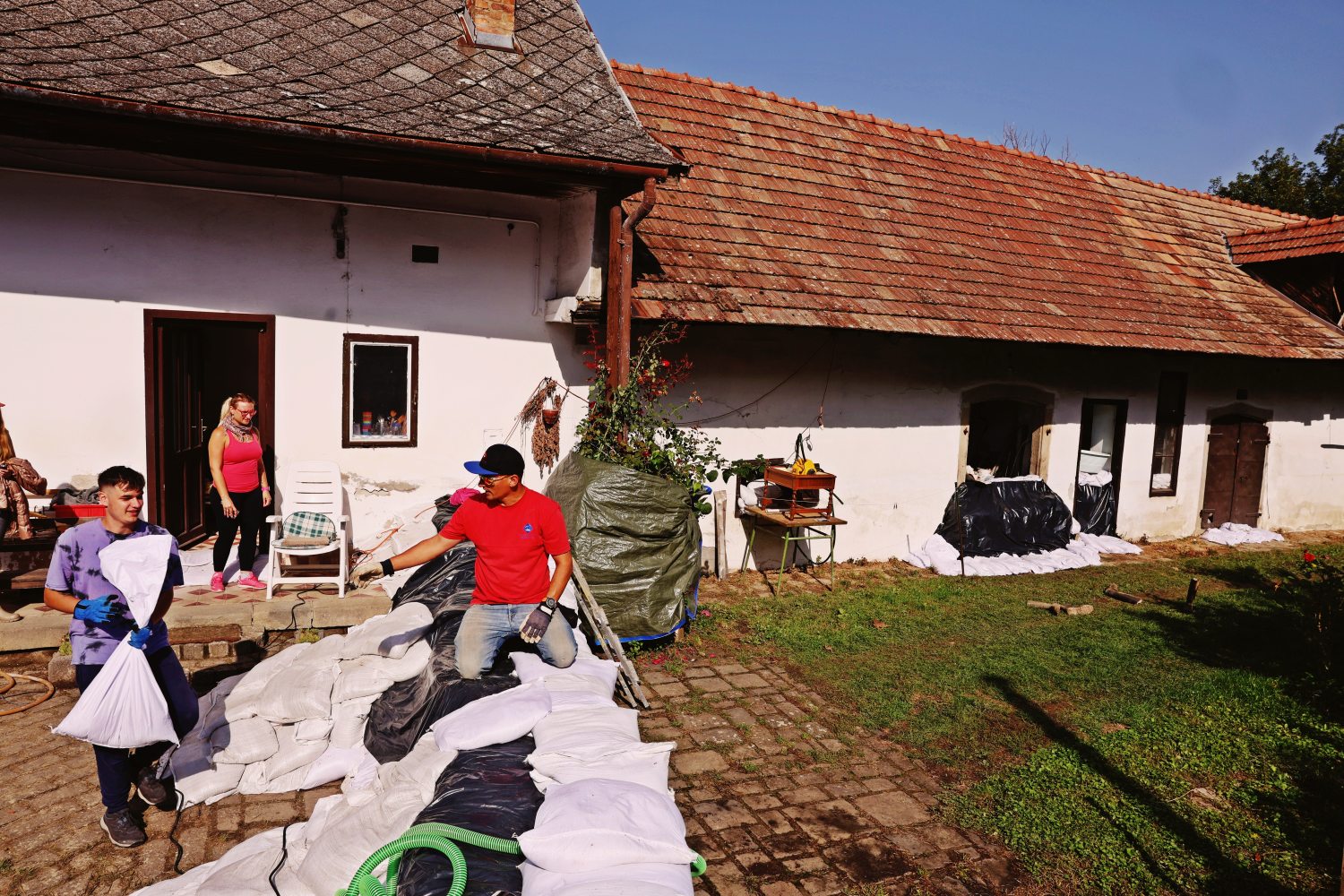 árvíz udvar