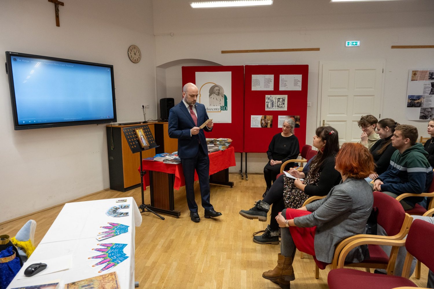 The Ambassador of Poland gives a presentation