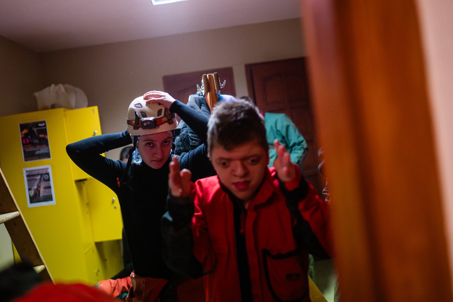 barlangtúra előtti készülődés