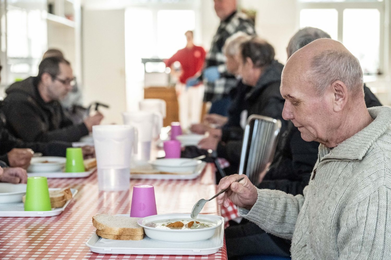 A miskolci Népkonyha vendégei