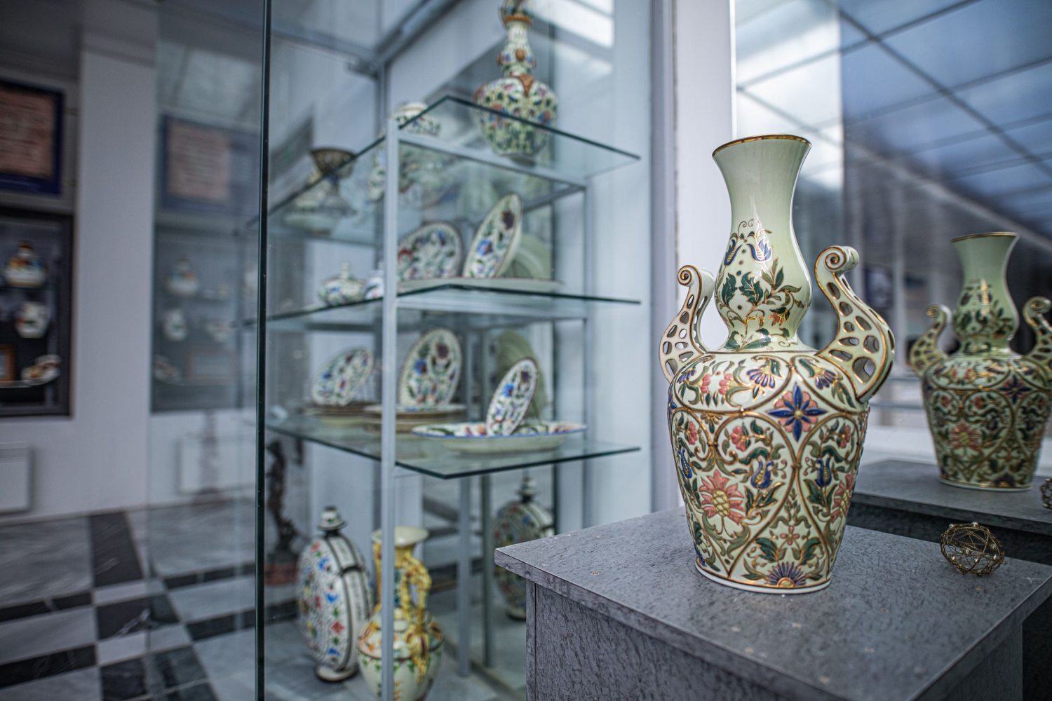 Hollóháza porcelángyár 