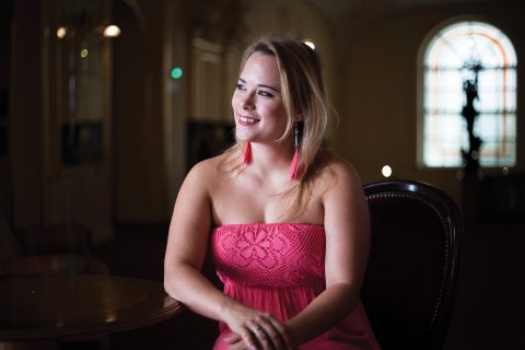 Vágó Zsuzsi musicalszínésznő