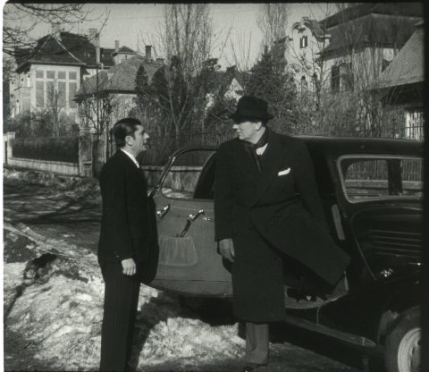 Képkocka a "Házassággal kezdődik" című 1943-ban készült vígjátékból