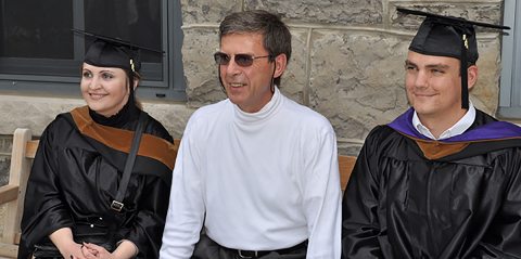 Dr. Forgách Péter diákok között