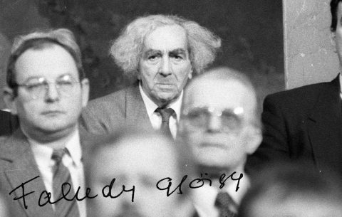 Faludy György a parlamentben, 1990-ben, Faludy György aláírása (Képmás kollázs) 