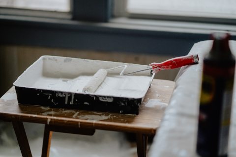 Otthonfelújítási támogatás - festéktálca hengerrel