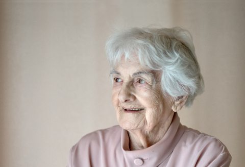 Jolika néni